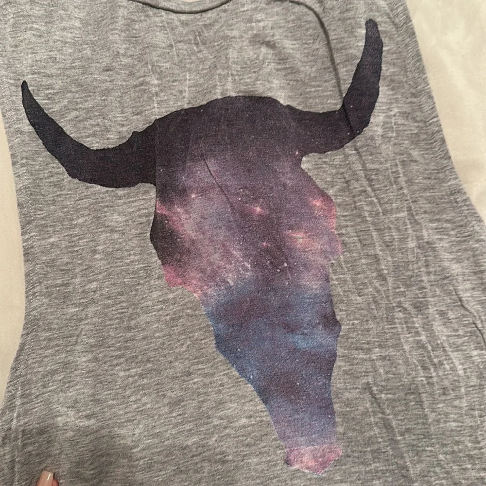 Taurus tee - Picture 2 of 4
